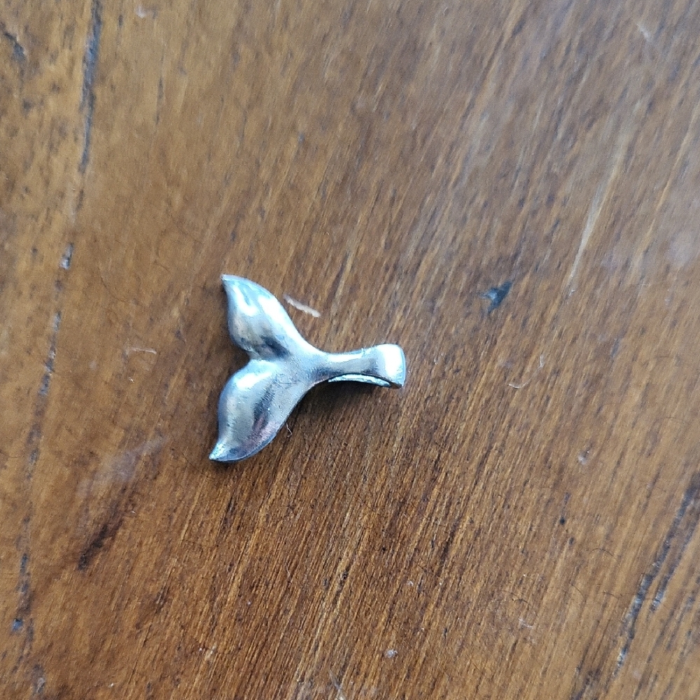 Silver Whale Tail Pendant
